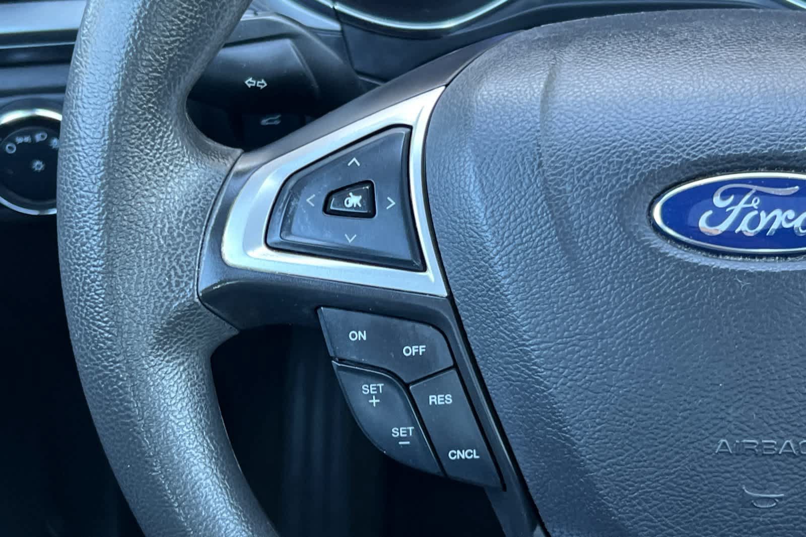 Used 2013 Ford Fusion SE FWD image 23