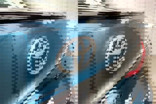 Used 2025 Toyota Camry XSE w/ Premium Plus Package image 32