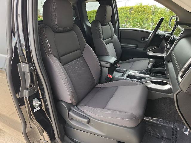 Certified 2025 Nissan Frontier SV RWD image 16