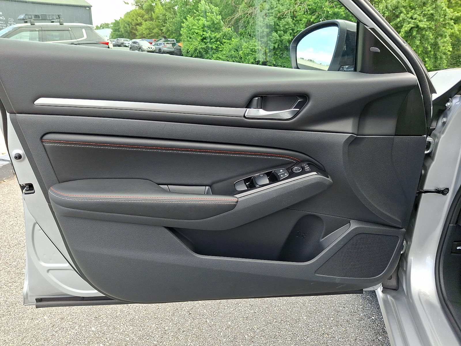 Certified 2023 Nissan Altima 2.5 SR w/ SR Premium Package FWD image 15