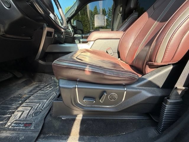 Used 2017 Ford F250 Platinum w/ Platinum Ultimate Package AWD/4WD image 9