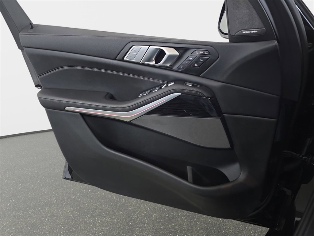 Used 2019 BMW X7 xDrive50i w/ M Sport Package image 30