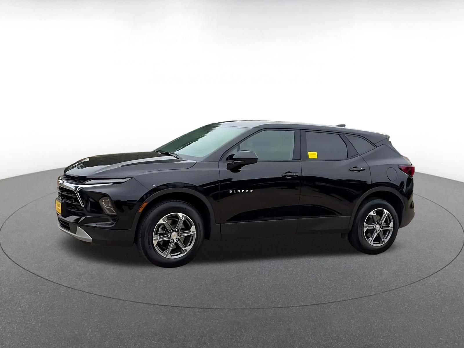 Used 2025 Chevrolet Blazer LT FWD image 8