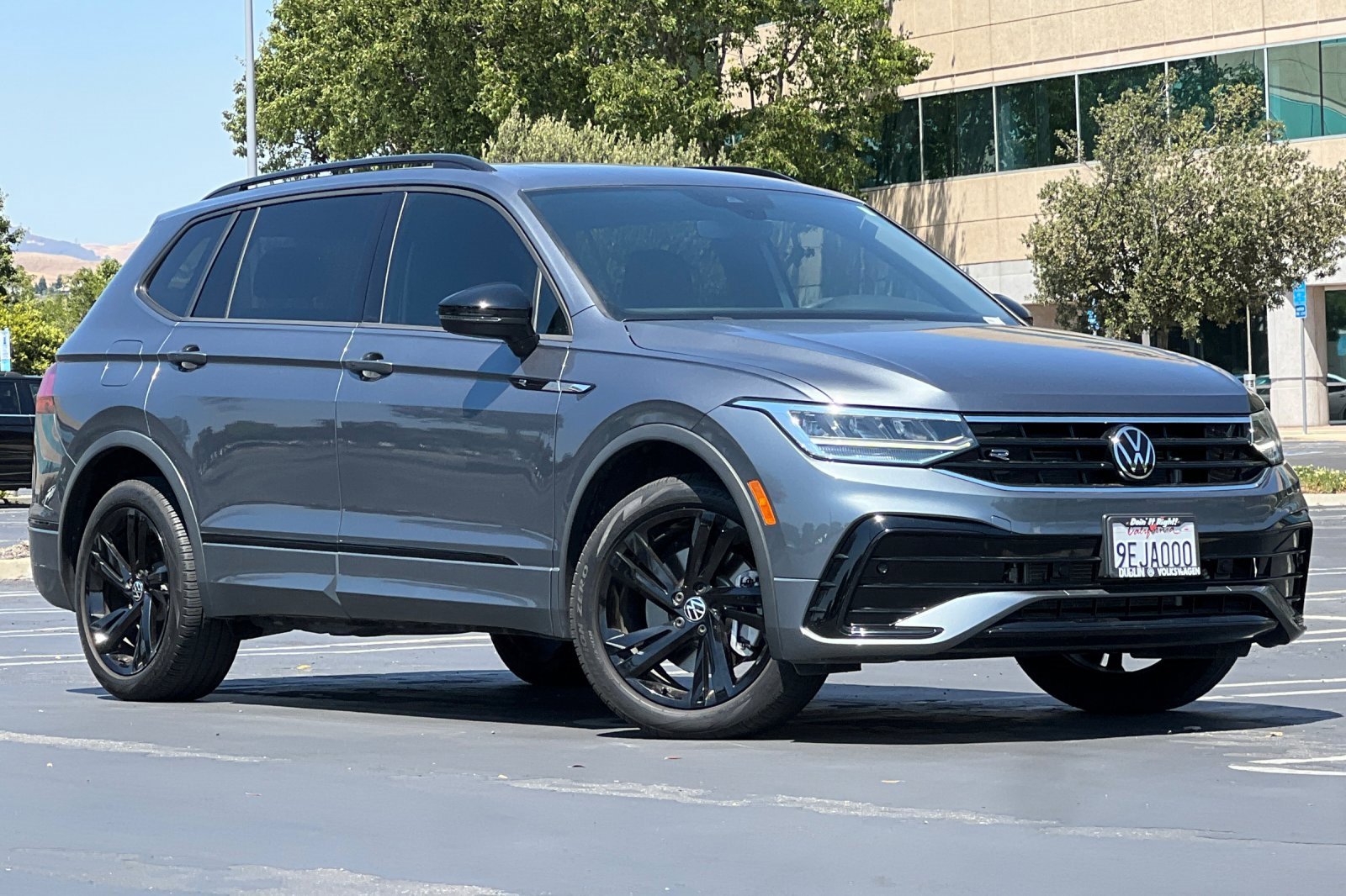 Used 2023 Volkswagen Tiguan SE R-Line