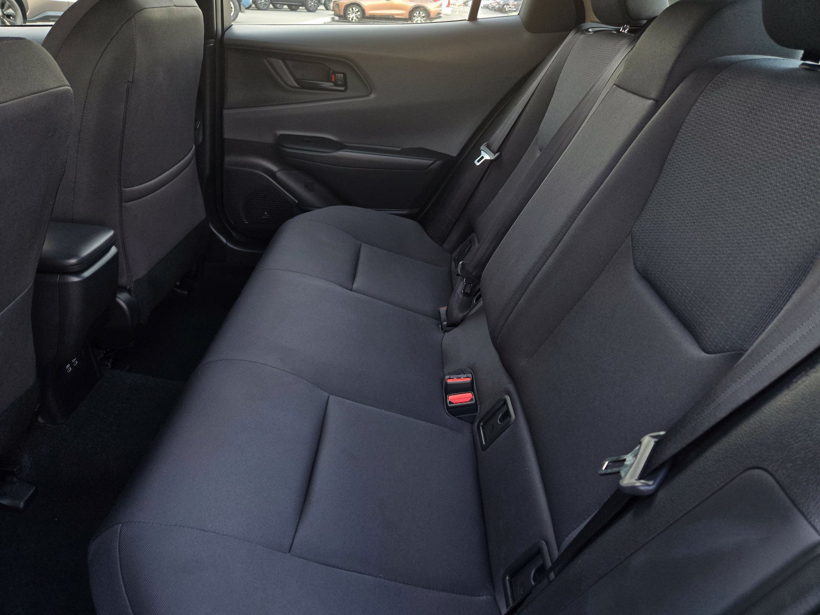 Certified 2025 Toyota Prius LE FWD image 11