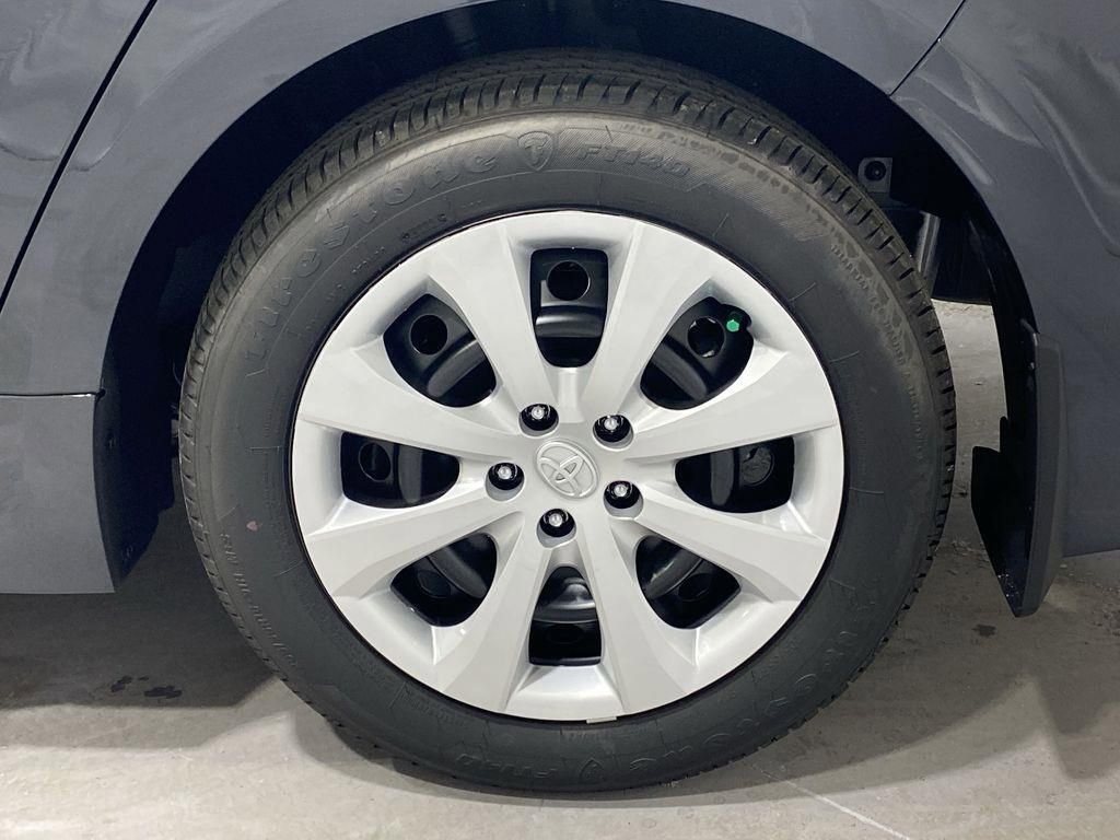 Used 2025 Toyota Corolla LE image 31