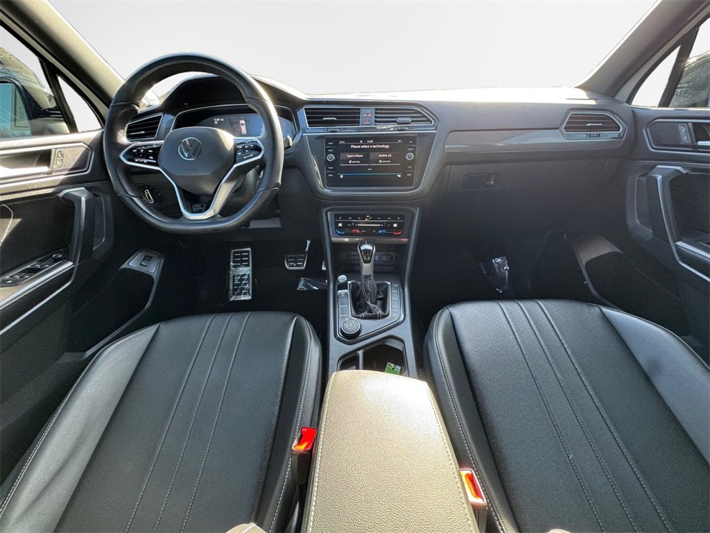 Used 2024 Volkswagen Tiguan SE R-Line image 30