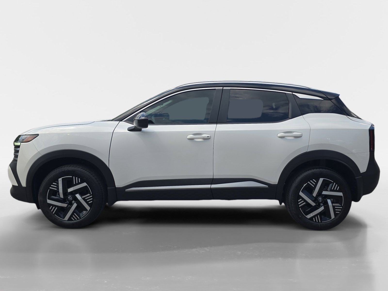 New 2026 Nissan Kicks SV FWD image 2