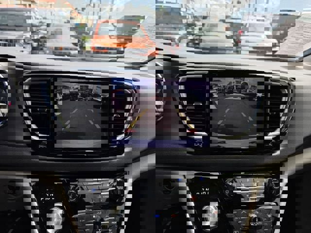 Used 2022 Chrysler Pacifica Touring-L image 15