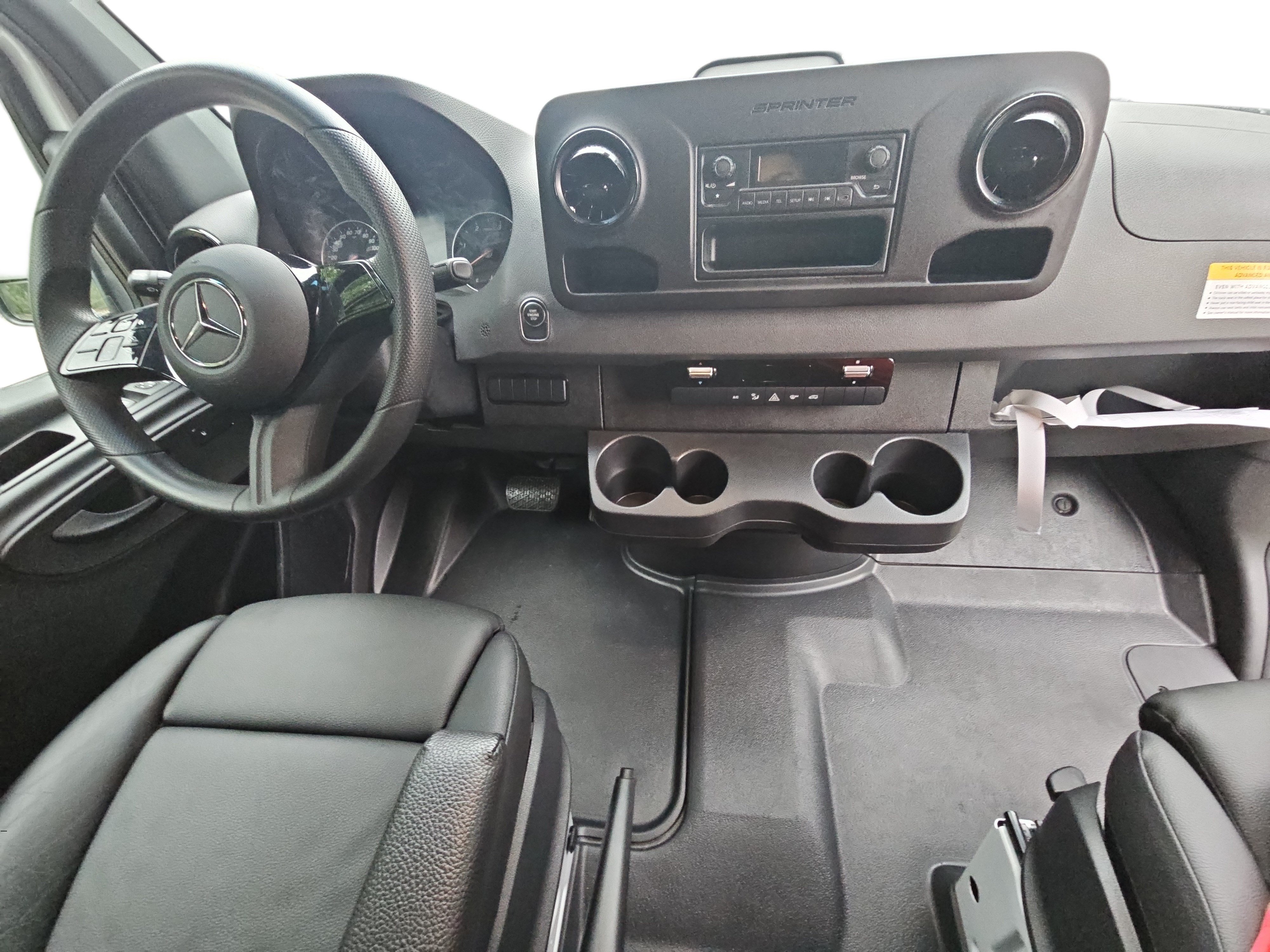 Used 2025 Mercedes-Benz Sprinter 3500 image 9