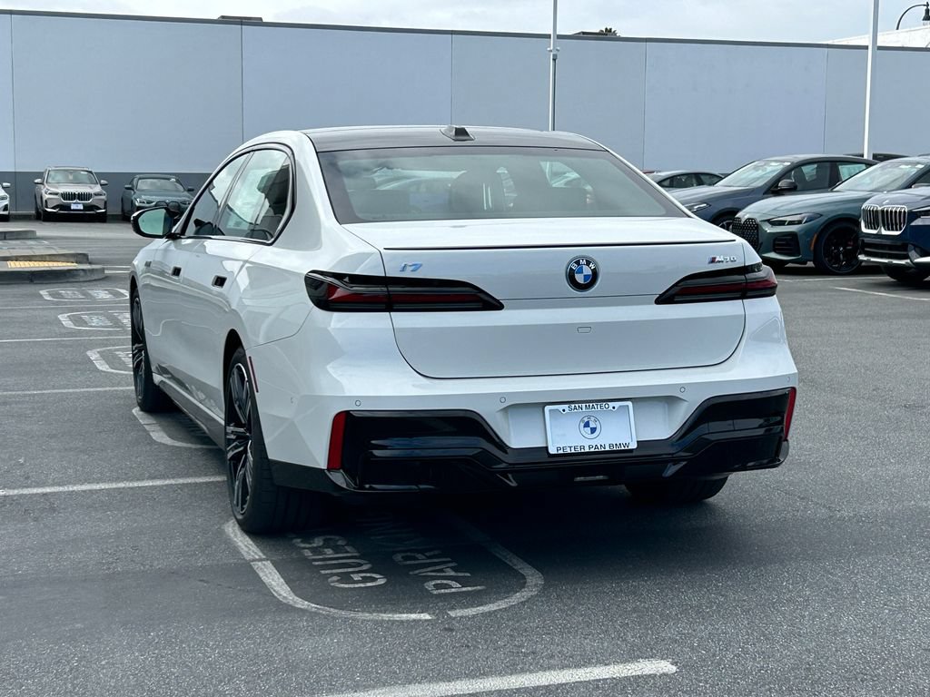New 2026 BMW i7 M70 w/ Executive Package AWD/4WD image 3