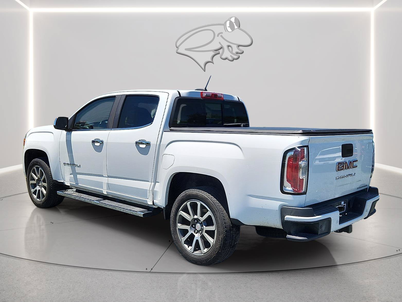 Used 2022 GMC Canyon Denali AWD/4WD image 2