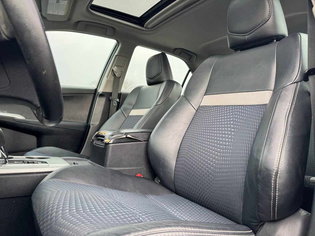 Used 2012 Toyota Camry SE image 5
