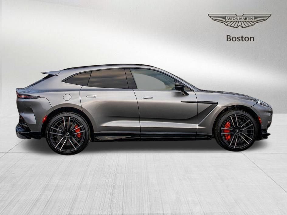 Used 2025 Aston Martin DBX 707 image 4