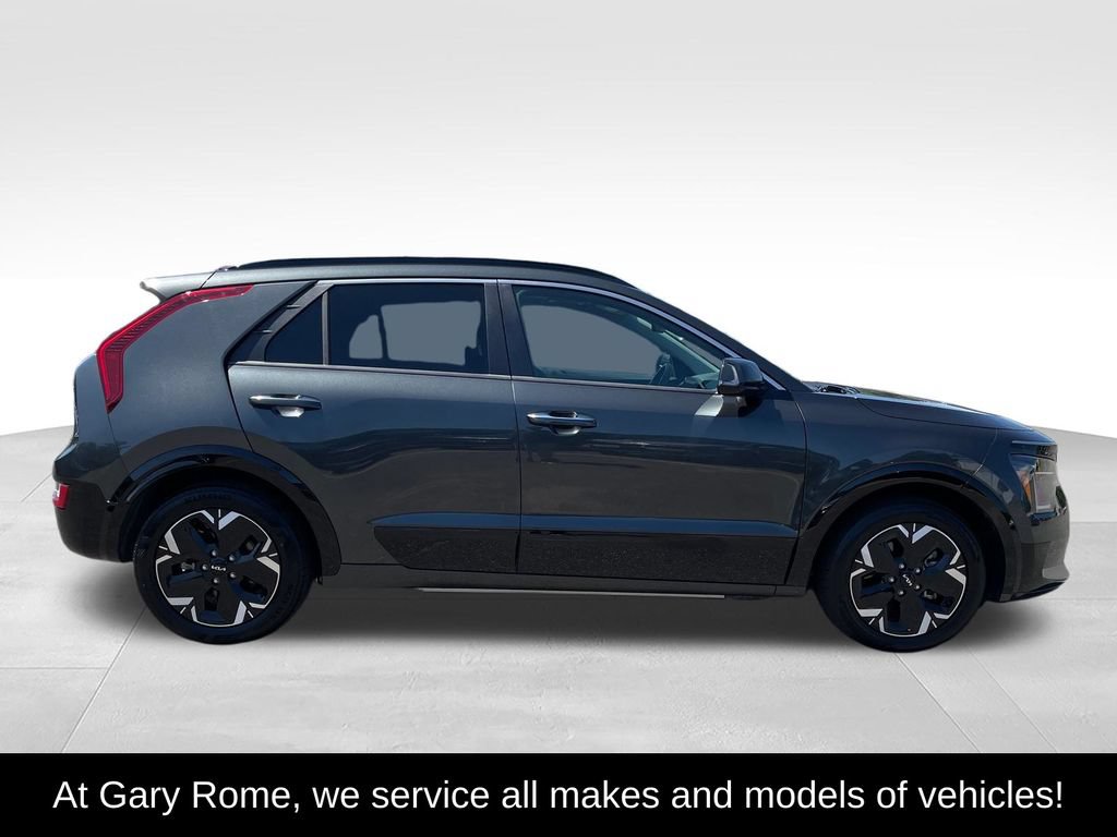 Used 2023 Kia Niro Wave w/ Wave Preserve Package FWD image 7