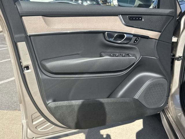 New 2026 Volvo XC90 B5 Plus w/ Protection Package AWD/4WD image 21