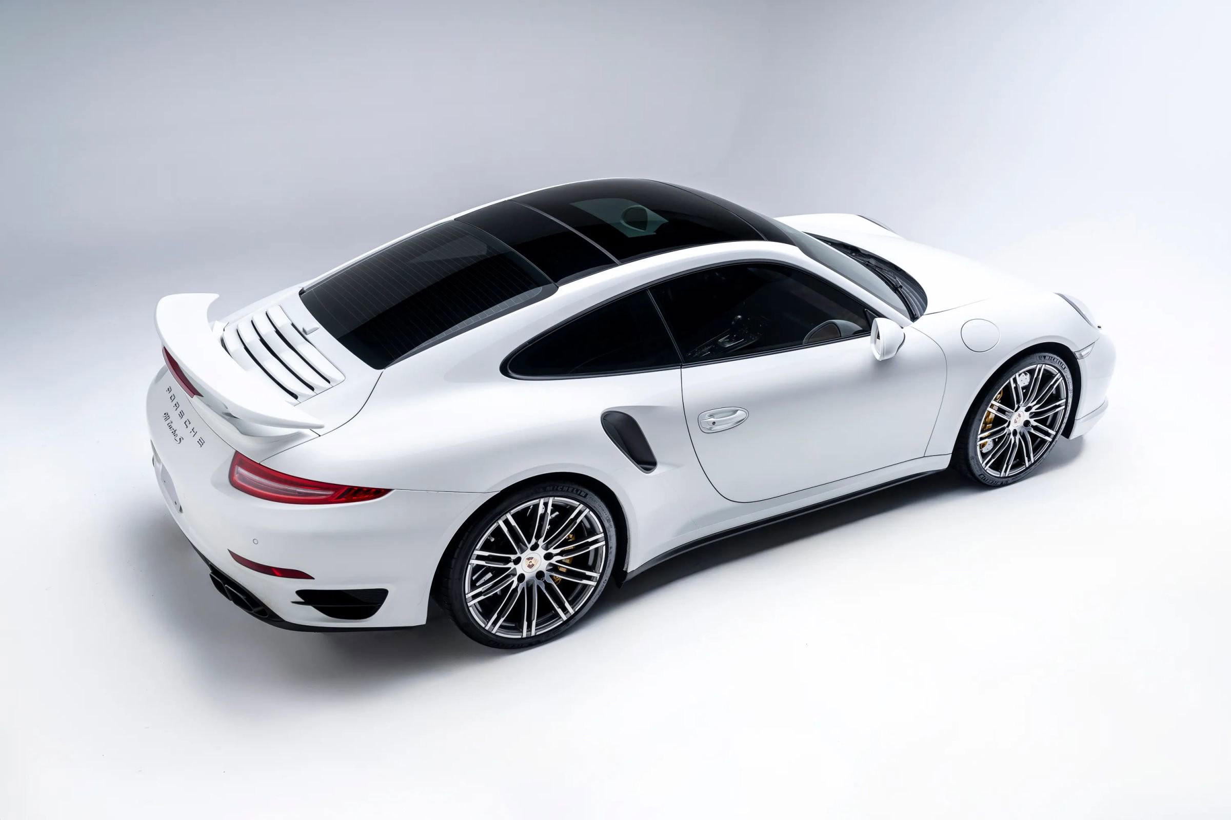 Used 2014 Porsche 911 Turbo S image 3