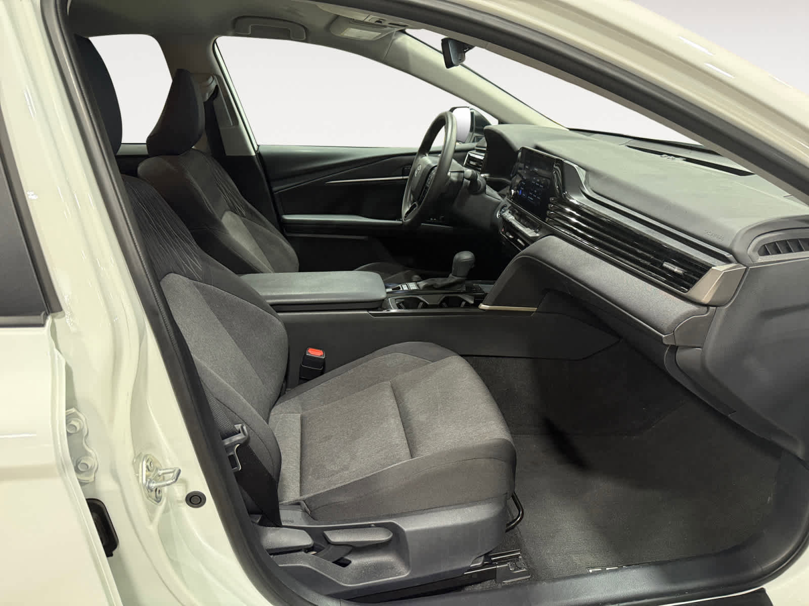 Used 2025 Toyota Camry LE image 16