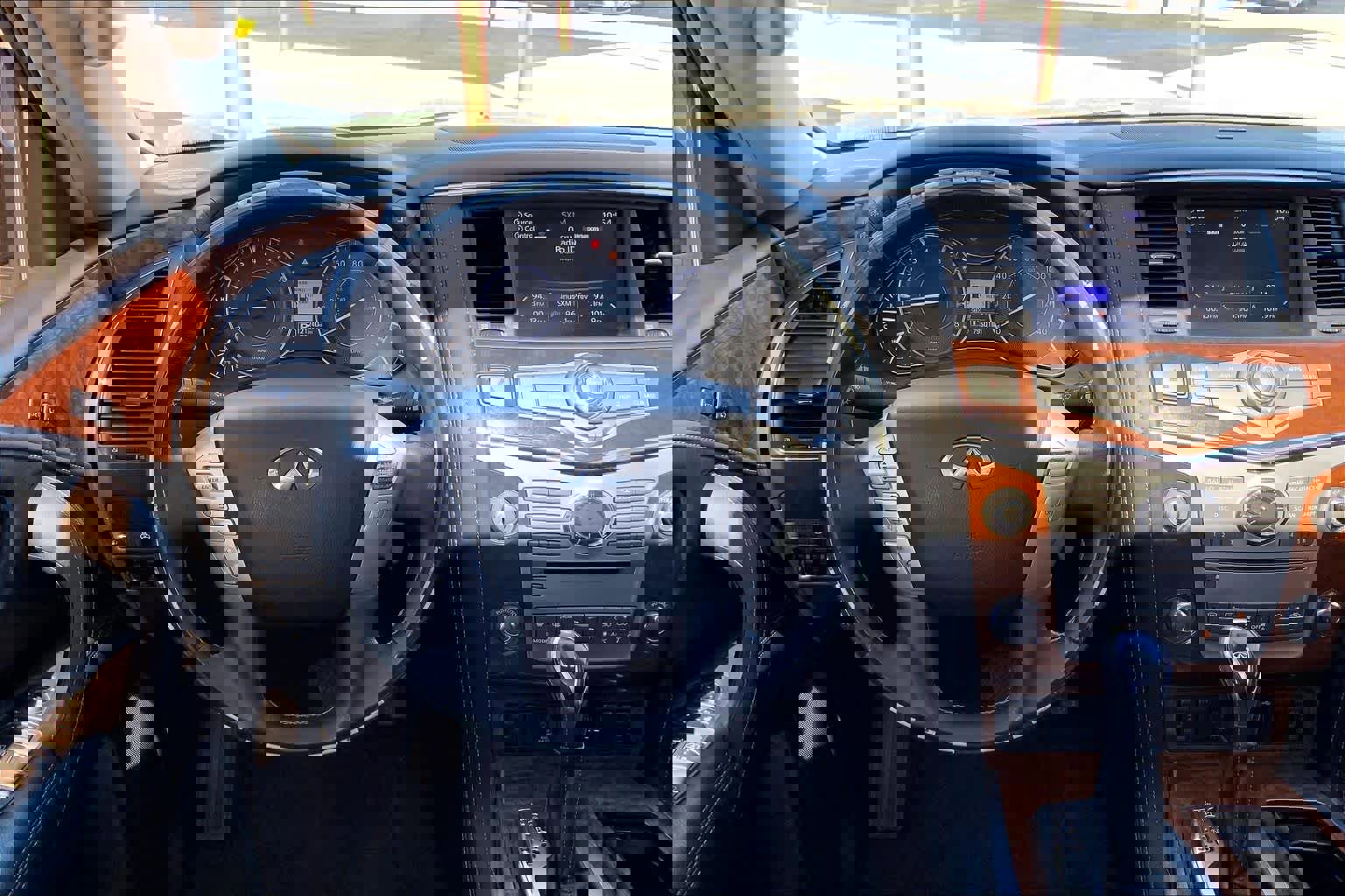 Used 2019 INFINITI QX80 Luxe image 6