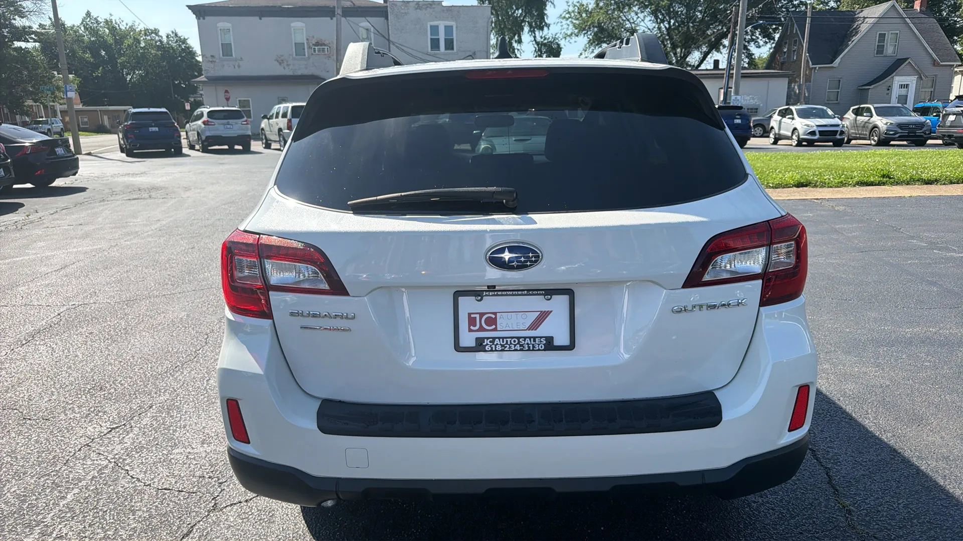 Used 2016 Subaru Outback 2.5i Limited AWD/4WD image 6