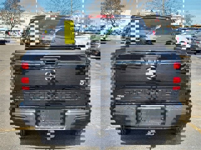 Certified 2022 Nissan Frontier SV image 10