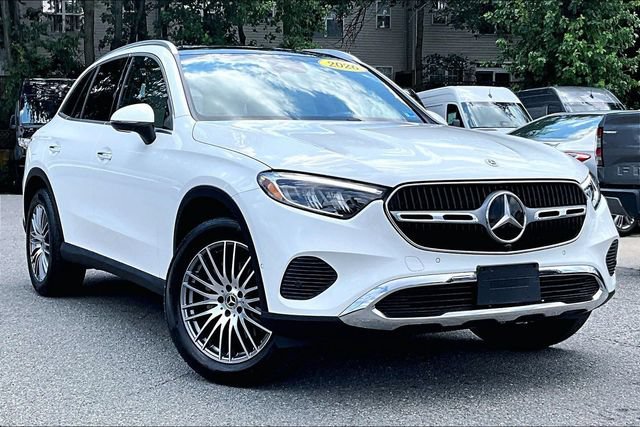 Used 2026 Mercedes-Benz GLC 300 4MATIC image 1