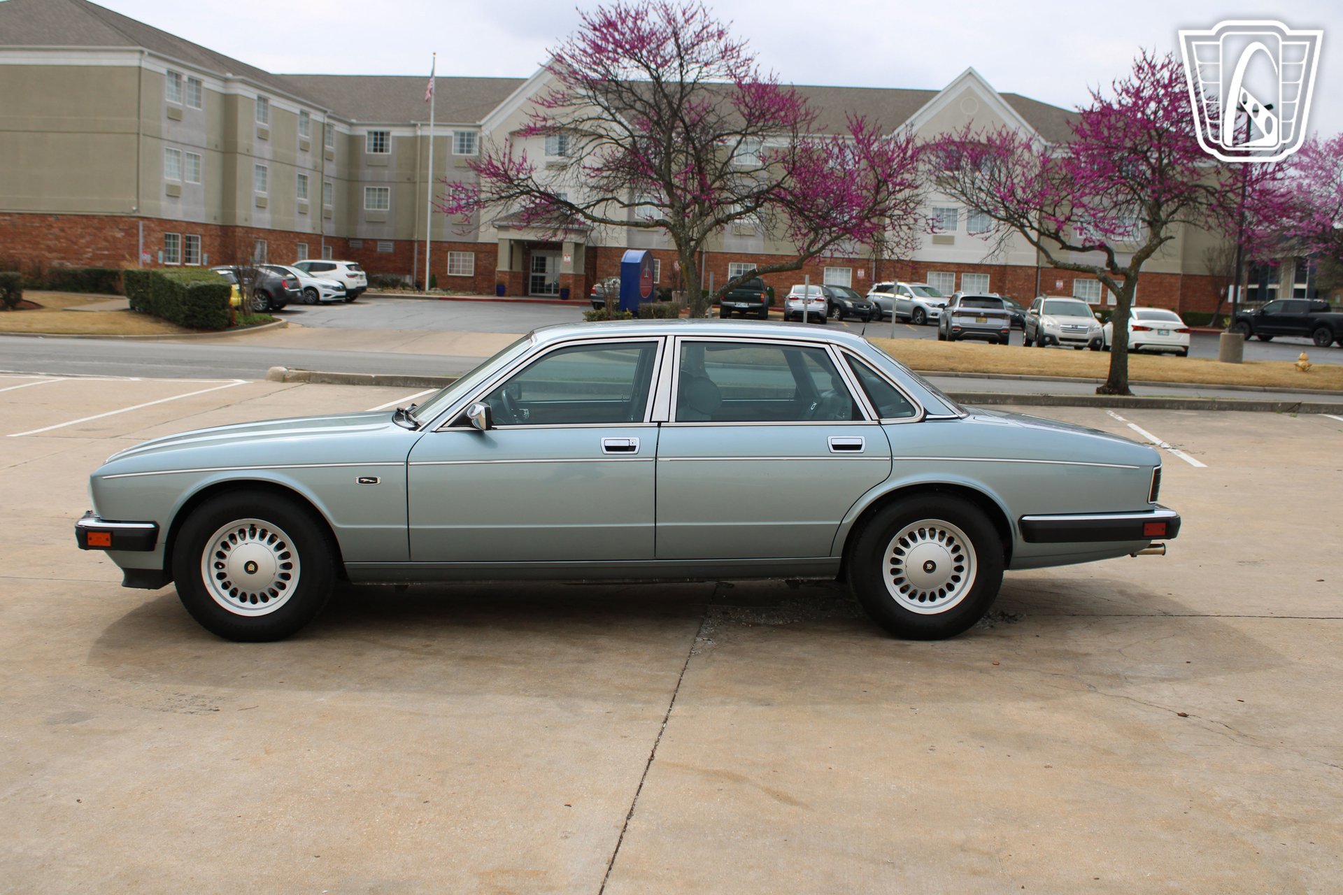 Used 1990 Jaguar XJ Vanden Plas image 8