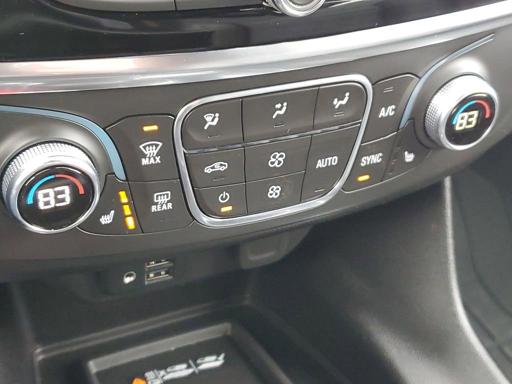 Used 2022 Chevrolet Traverse LT w/ LT Premium Package image 23