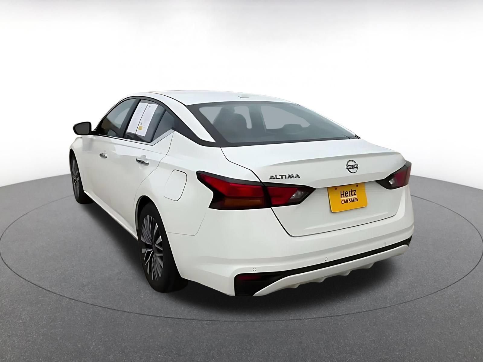 Used 2025 Nissan Altima 2.5 SV FWD image 10