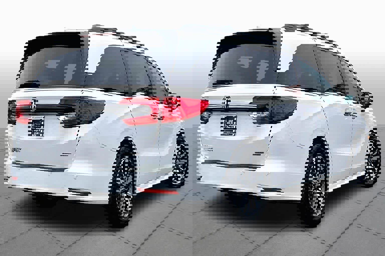 Used 2023 Honda Odyssey Touring image 13