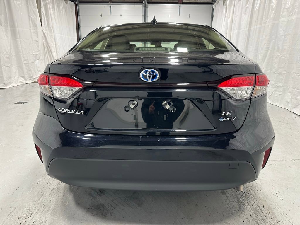 Used 2025 Toyota Corolla LE image 6