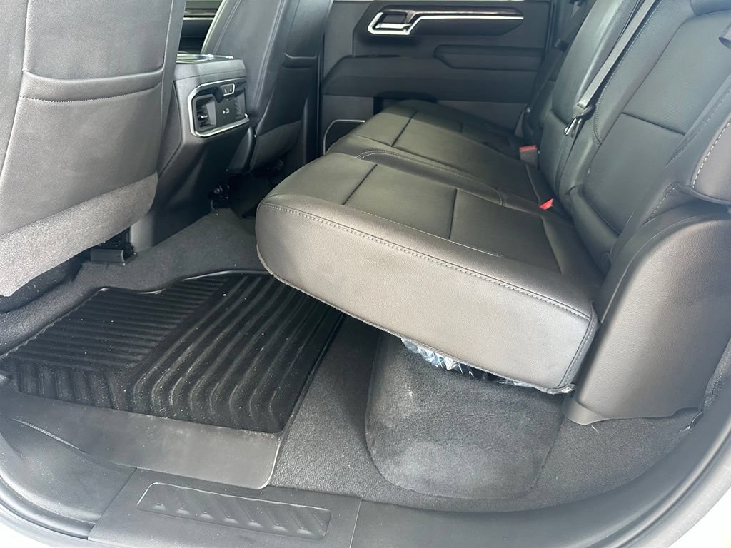 Used 2025 Chevrolet Silverado 2500 LTZ w/ LTZ Convenience Package AWD/4WD image 31