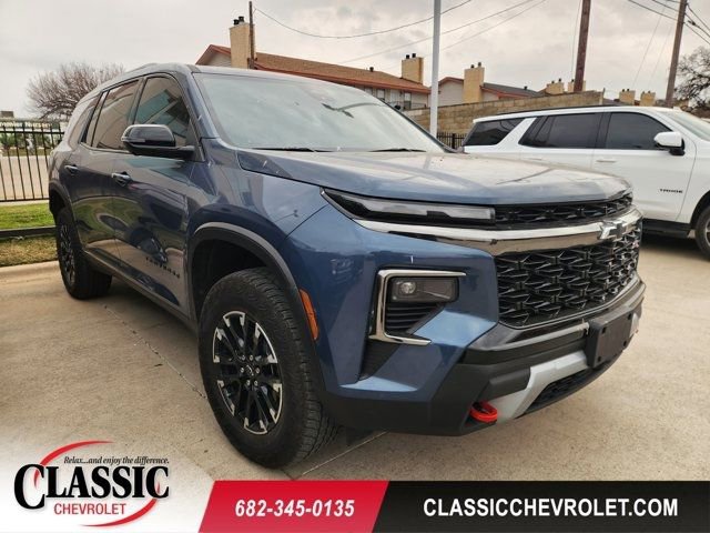 Used 2024 Chevrolet Traverse Z71 image 1