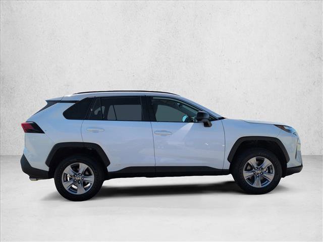Used 2025 Toyota RAV4 LE AWD/4WD image 4