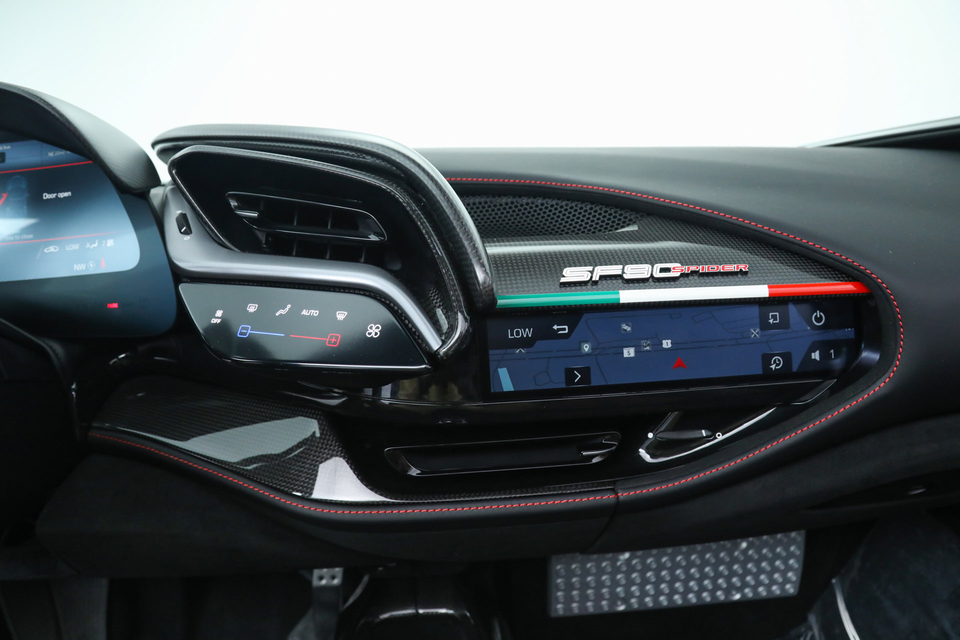 Used 2025 Ferrari SF90 Spider image 34