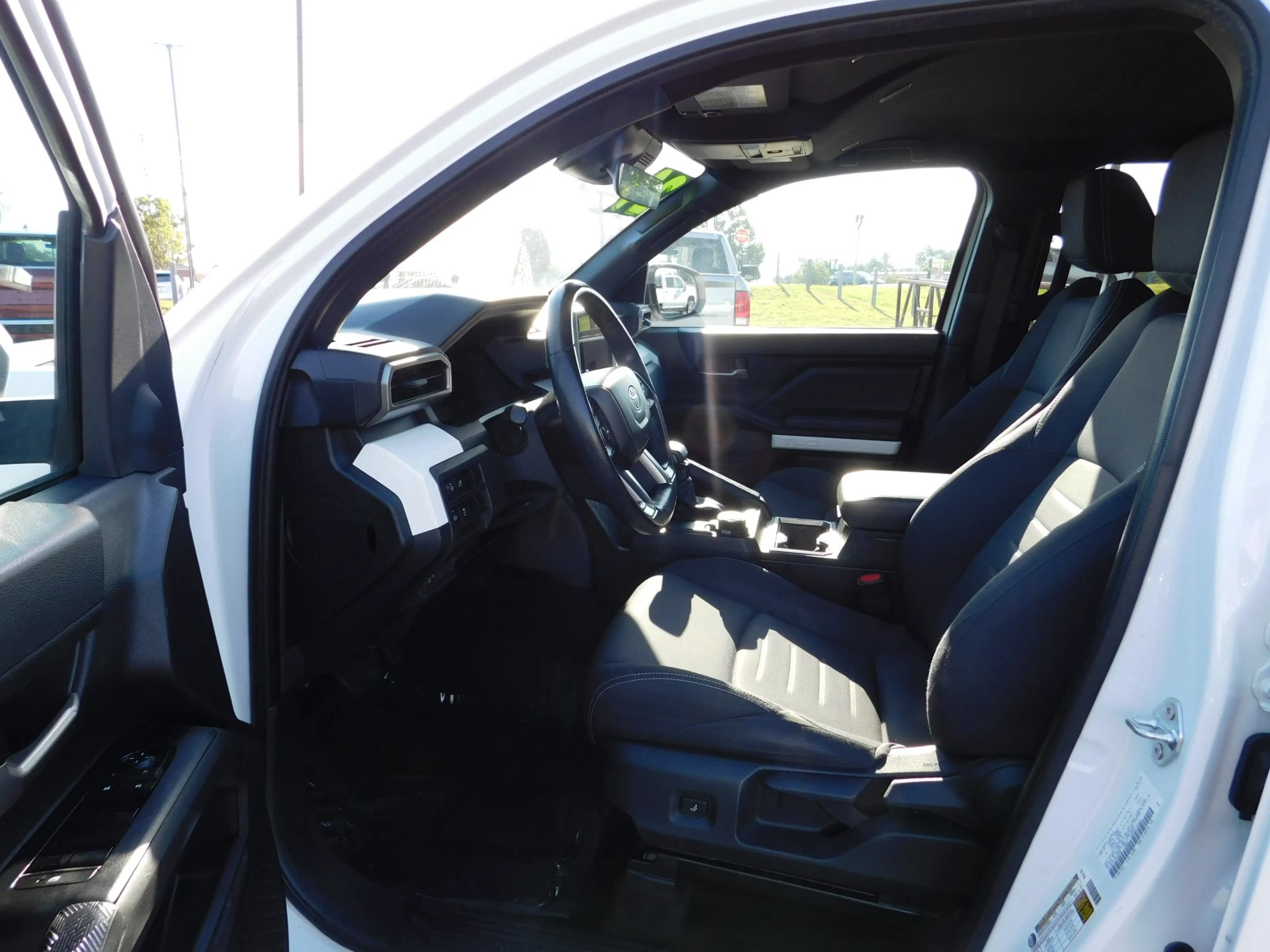 Used 2024 Toyota Tacoma TRD Off-Road AWD/4WD image 15