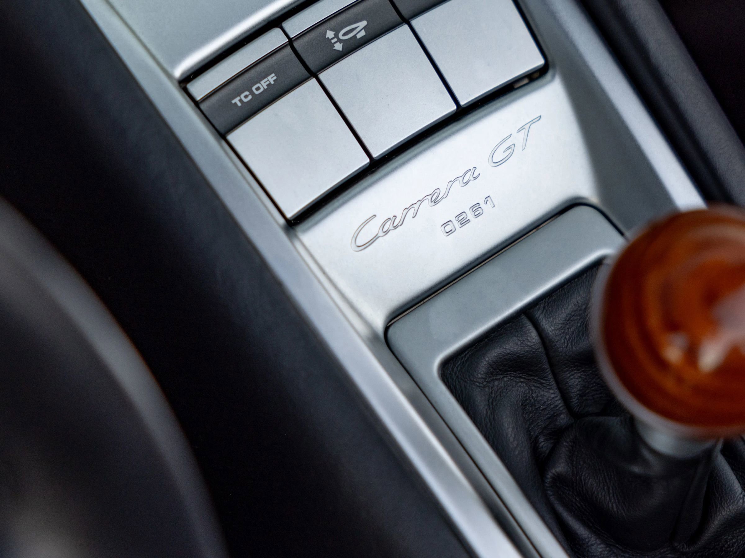 Used 2004 Porsche Carrera GT image 18