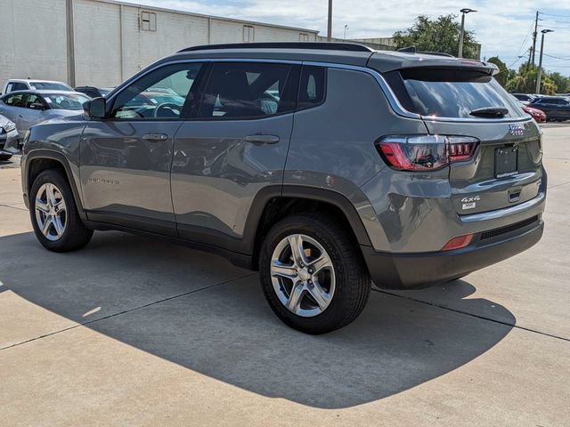 Used 2024 Jeep Compass Latitude w/ Altitude Special Edition AWD/4WD image 8