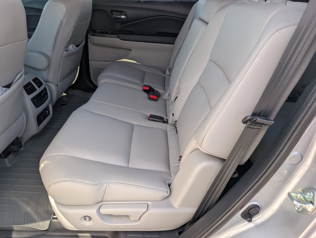 Used 2020 Honda Pilot Touring image 12