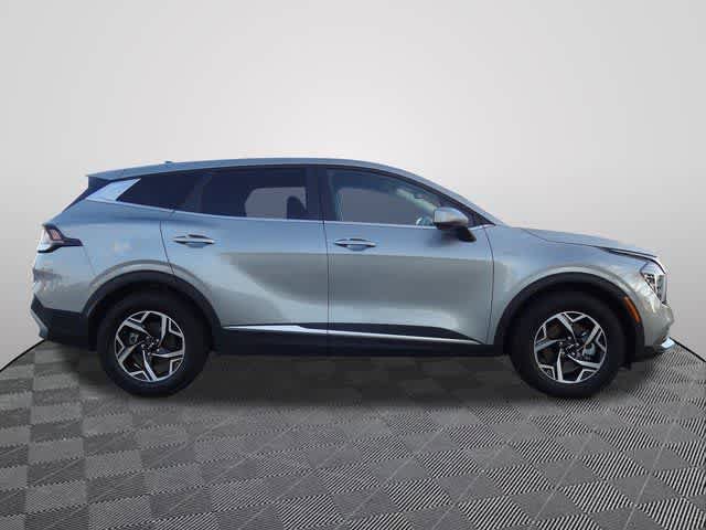 Used 2024 Kia Sportage LX image 4