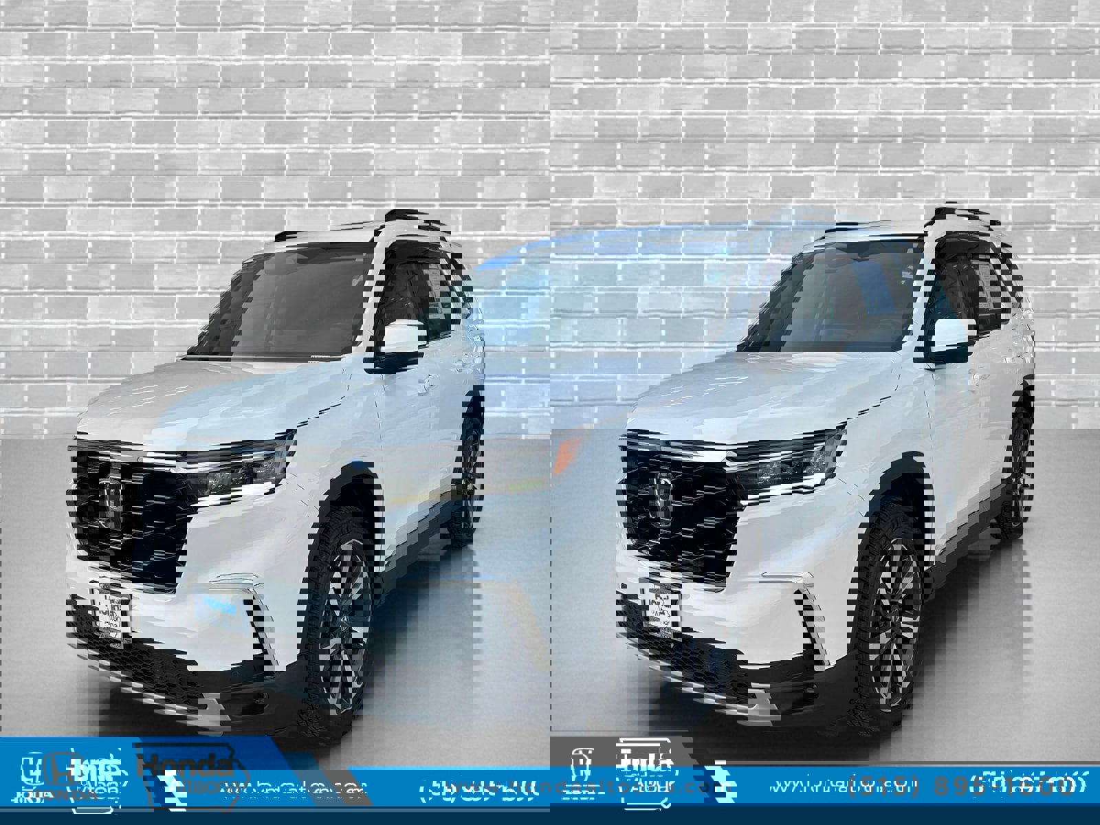 Used 2023 Honda Pilot Touring image 1