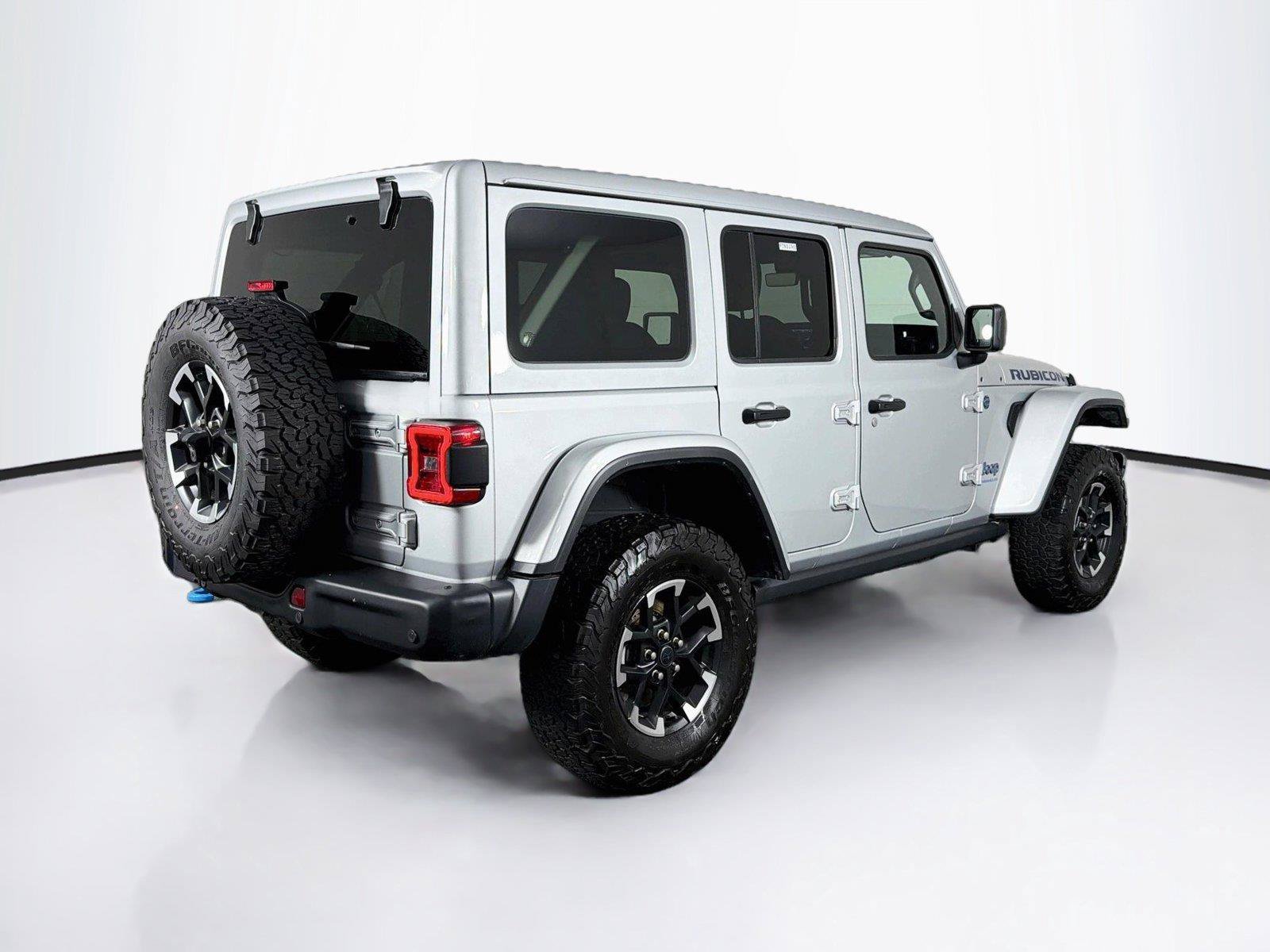 Used 2024 Jeep Wrangler Unlimited Rubicon 4xe AWD/4WD image 11