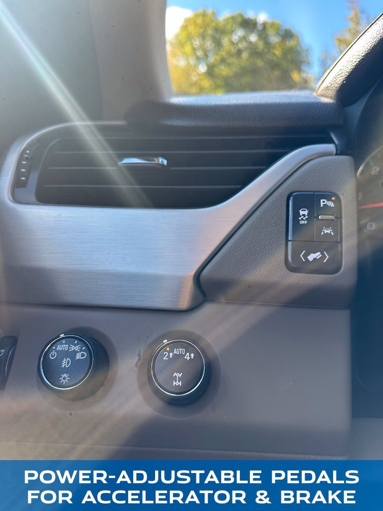 Used 2018 GMC Yukon XL SLT w/ Premium Edition AWD/4WD image 16