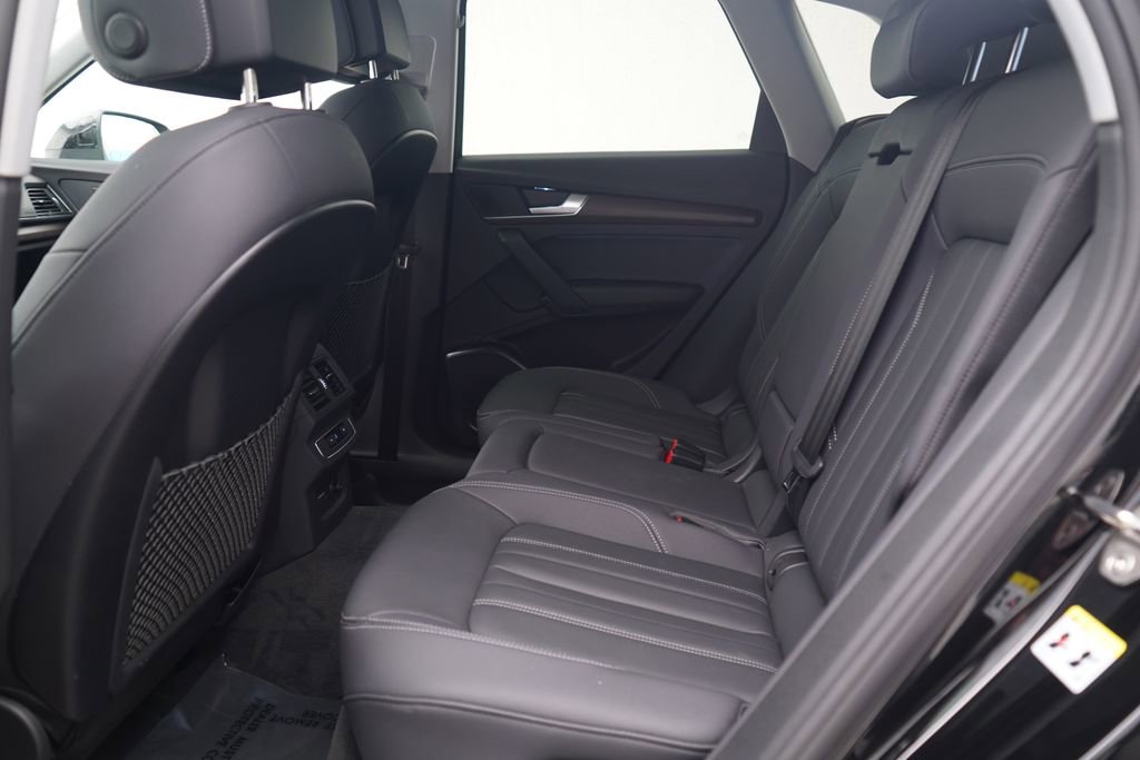 Used 2023 Audi Q5 2.0T Premium w/ Convenience Package image 7