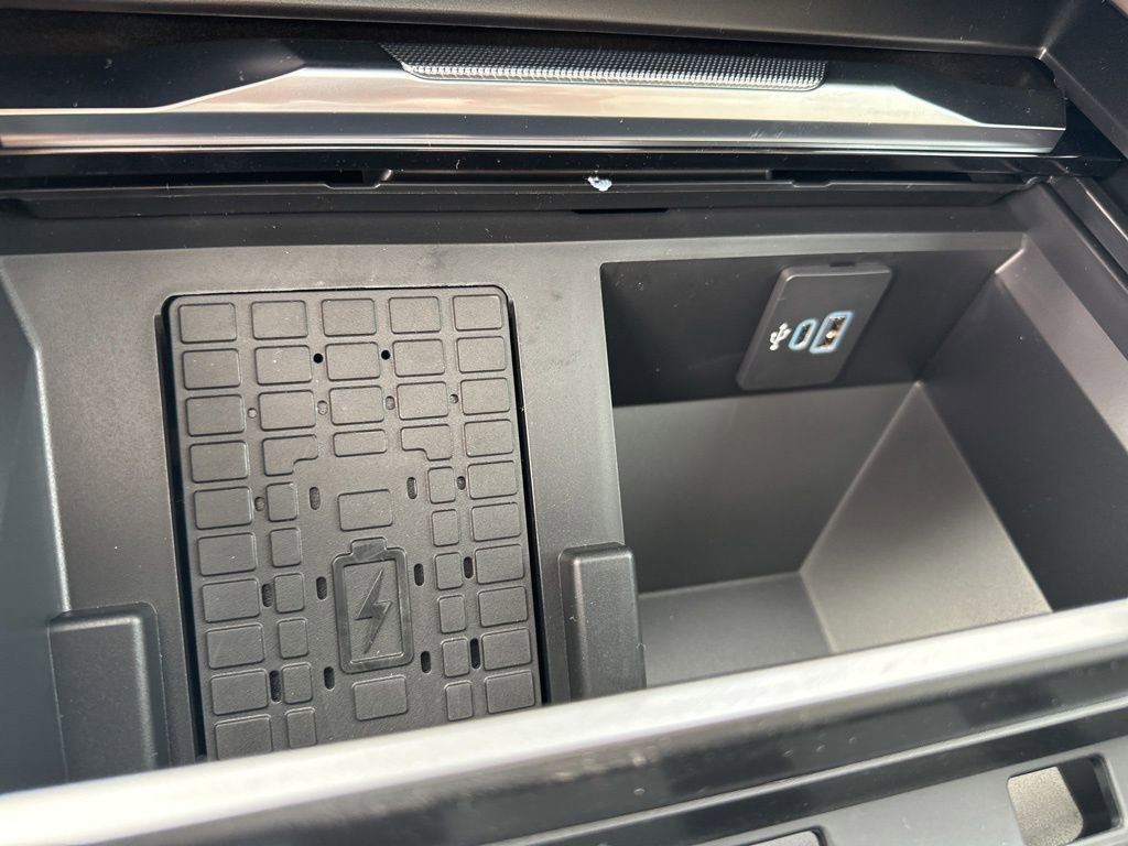 New 2026 Ford F350 Platinum w/ Platinum Plus Package image 38