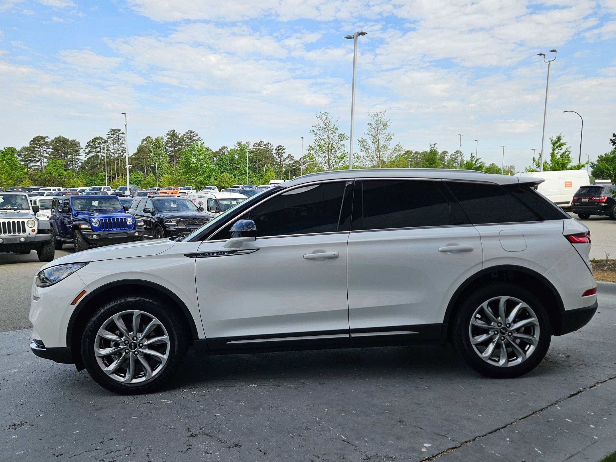 Used 2022 Lincoln Corsair FWD w/ Premium Package image 4