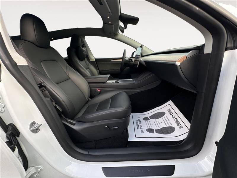 Used 2023 Tesla Model Y Long Range image 15