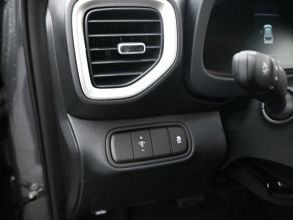 New 2026 Hyundai Venue SEL FWD image 11