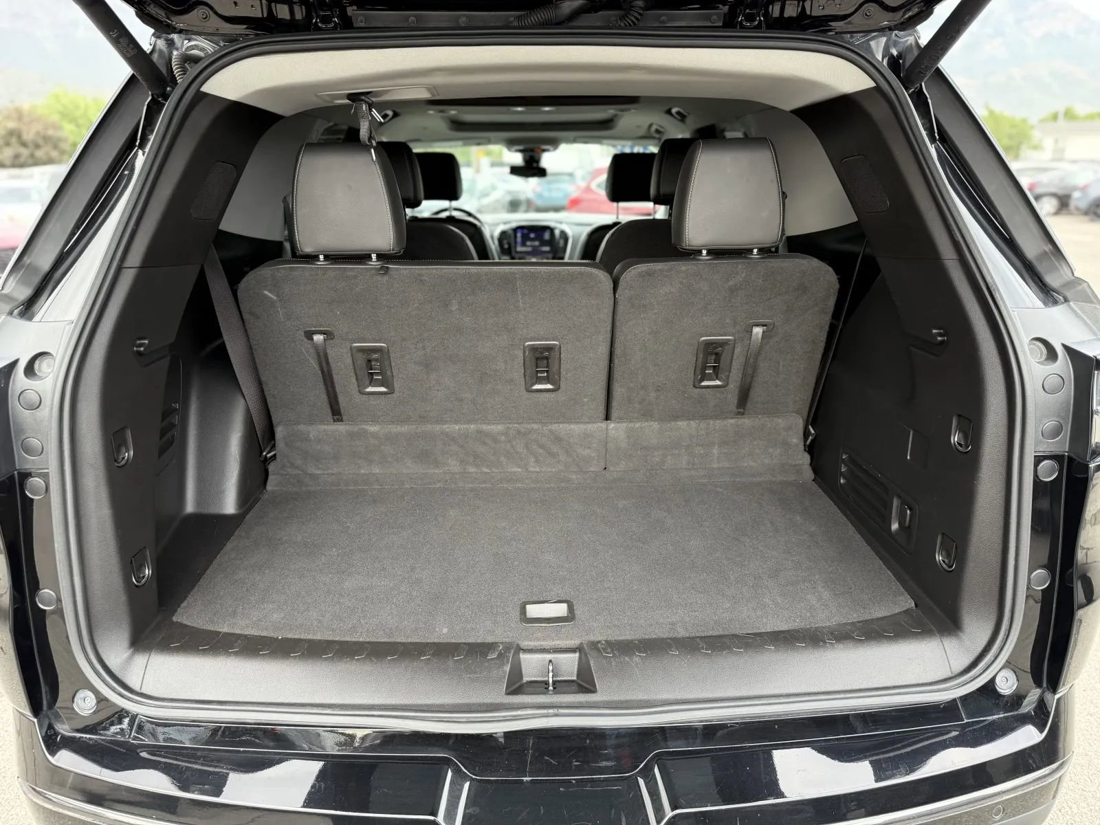 Used 2021 Chevrolet Traverse Premier w/ Redline Edition AWD/4WD image 17