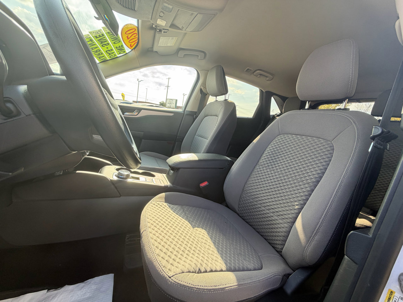 Used 2020 Ford Escape SE image 19